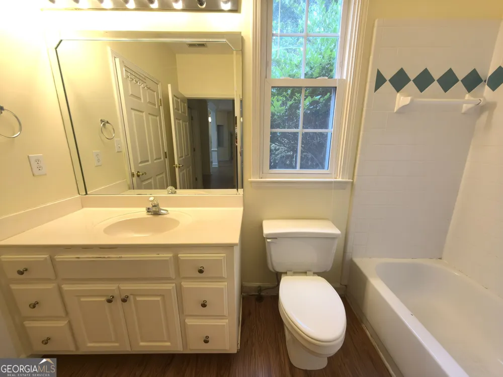 4009 Treemont LN Suwanee, GA 30024