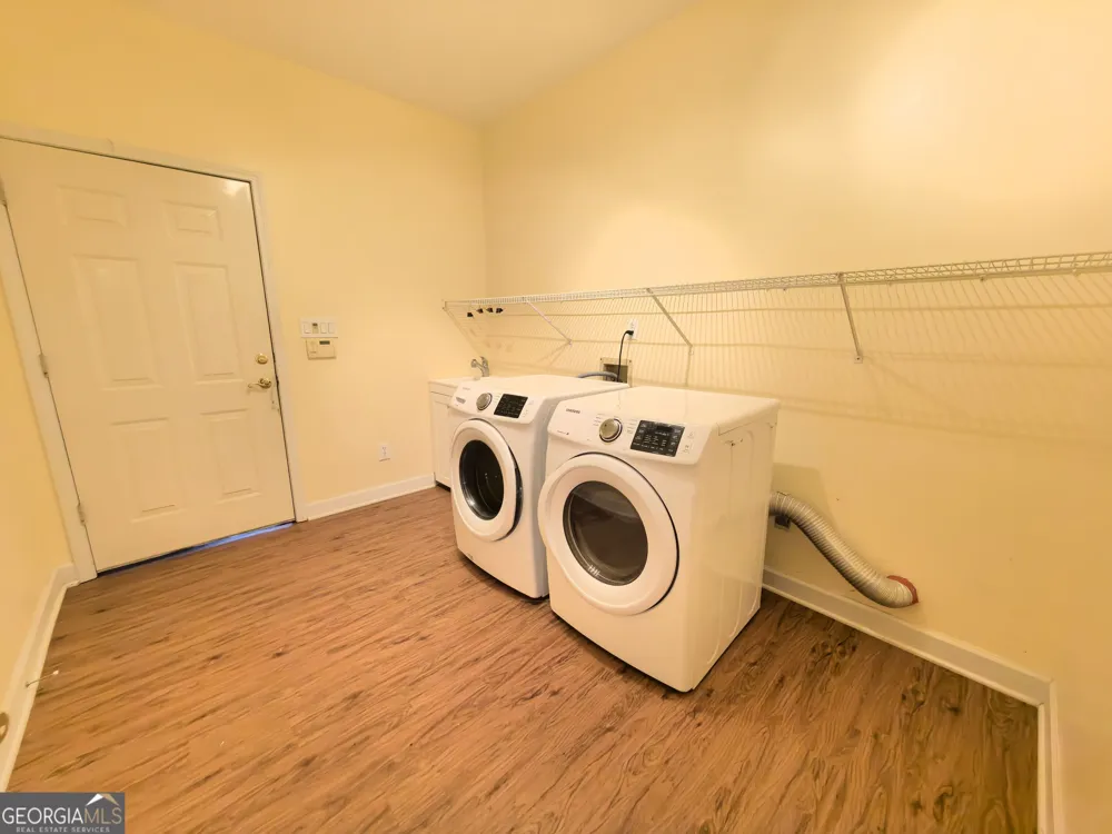 4009 Treemont LN Suwanee, GA 30024