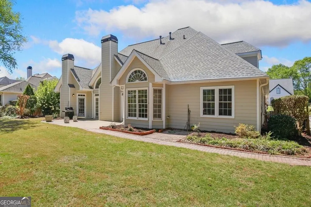 4009 Treemont LN Suwanee, GA 30024