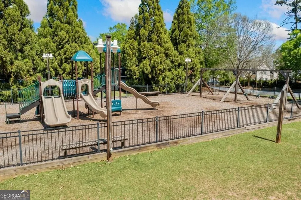 4009 Treemont LN Suwanee, GA 30024