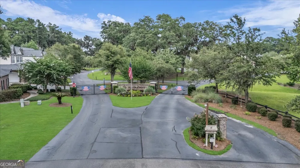 1003 River Oaks DR Richmond Hill, GA 31324