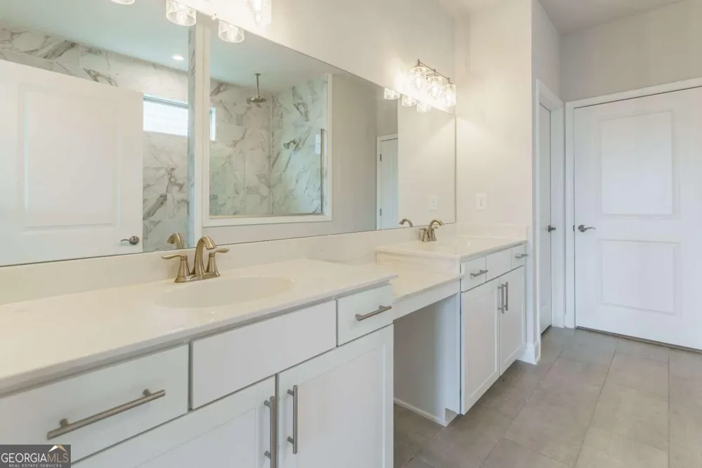5031 Adler CT Hoschton, GA 30548