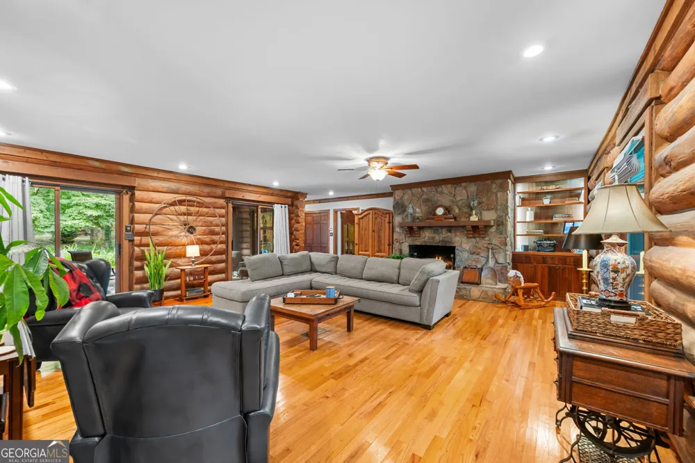 261 McIntosh CIR Jackson, GA 30233