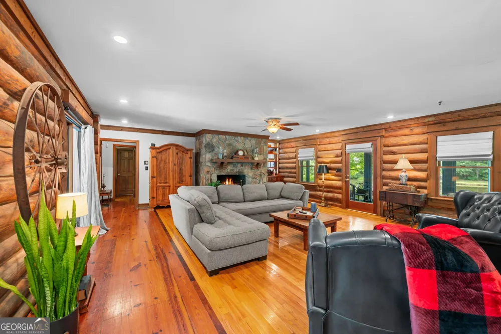 261 McIntosh CIR Jackson, GA 30233