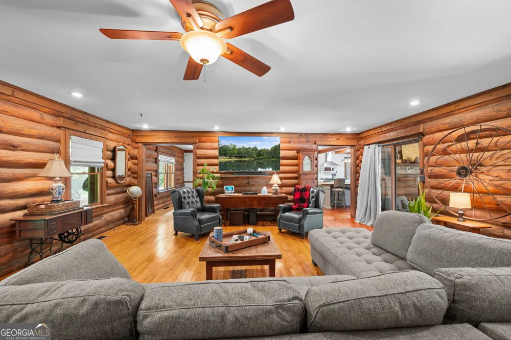 261 McIntosh CIR Jackson, GA 30233