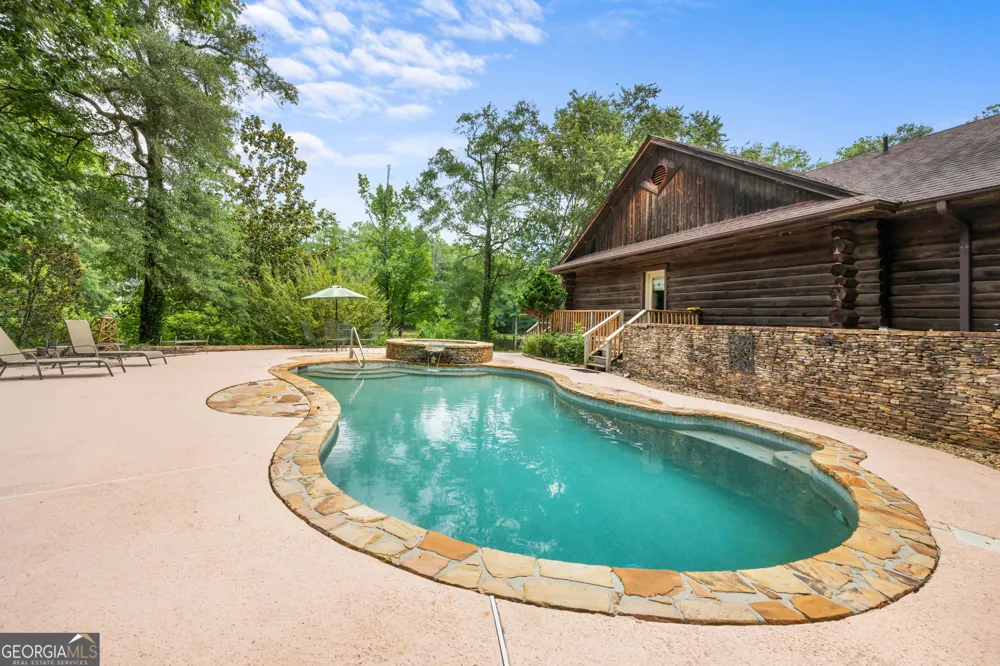 261 McIntosh CIR Jackson, GA 30233