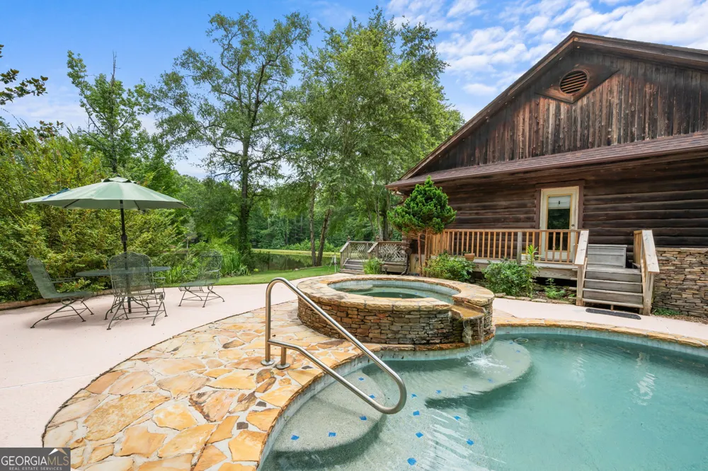 261 McIntosh CIR Jackson, GA 30233
