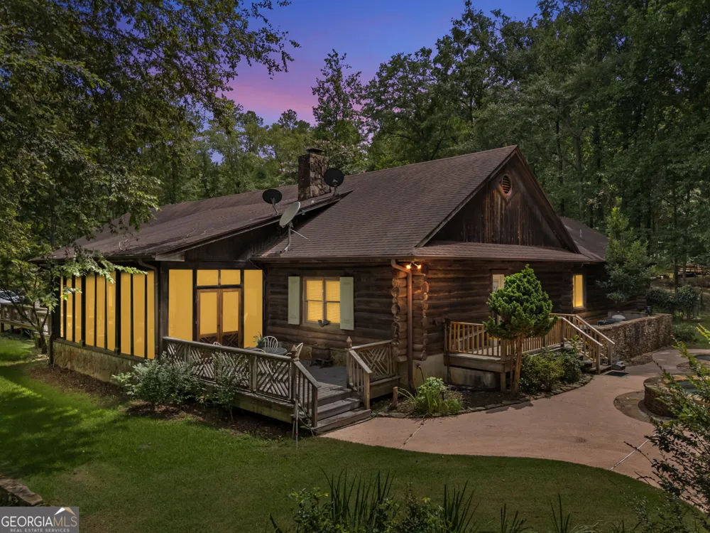 261 McIntosh CIR Jackson, GA 30233