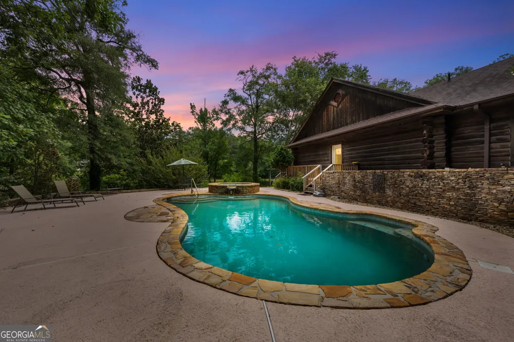 261 McIntosh CIR Jackson, GA 30233