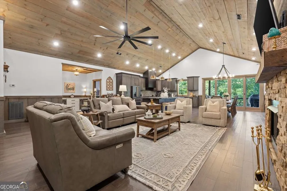 371 Windfield CIR Blue Ridge, GA 30513
