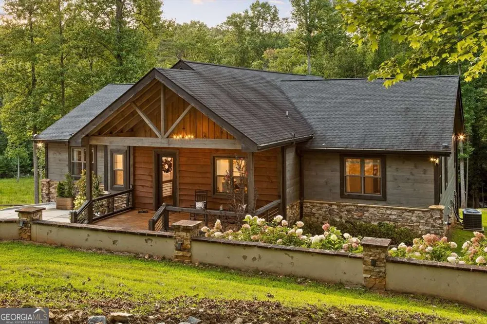 371 Windfield CIR Blue Ridge, GA 30513