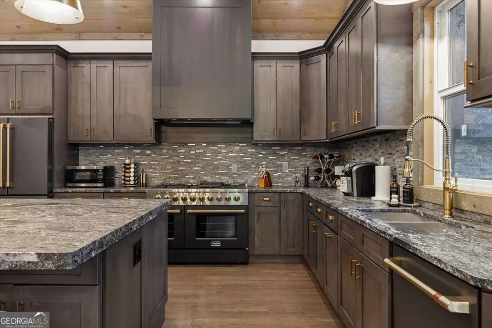 371 Windfield CIR Blue Ridge, GA 30513