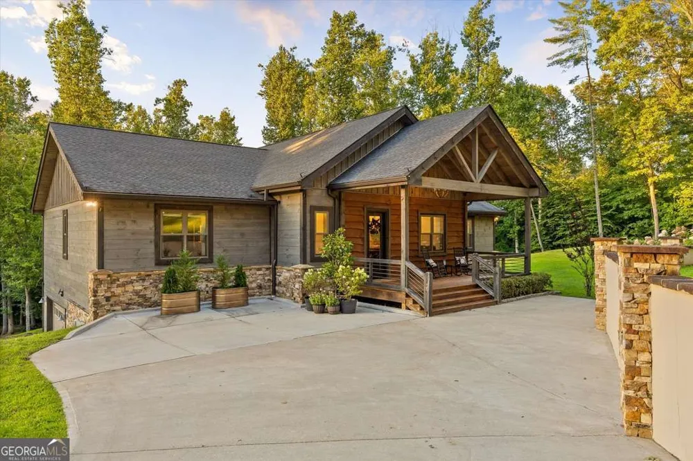 371 Windfield CIR Blue Ridge, GA 30513