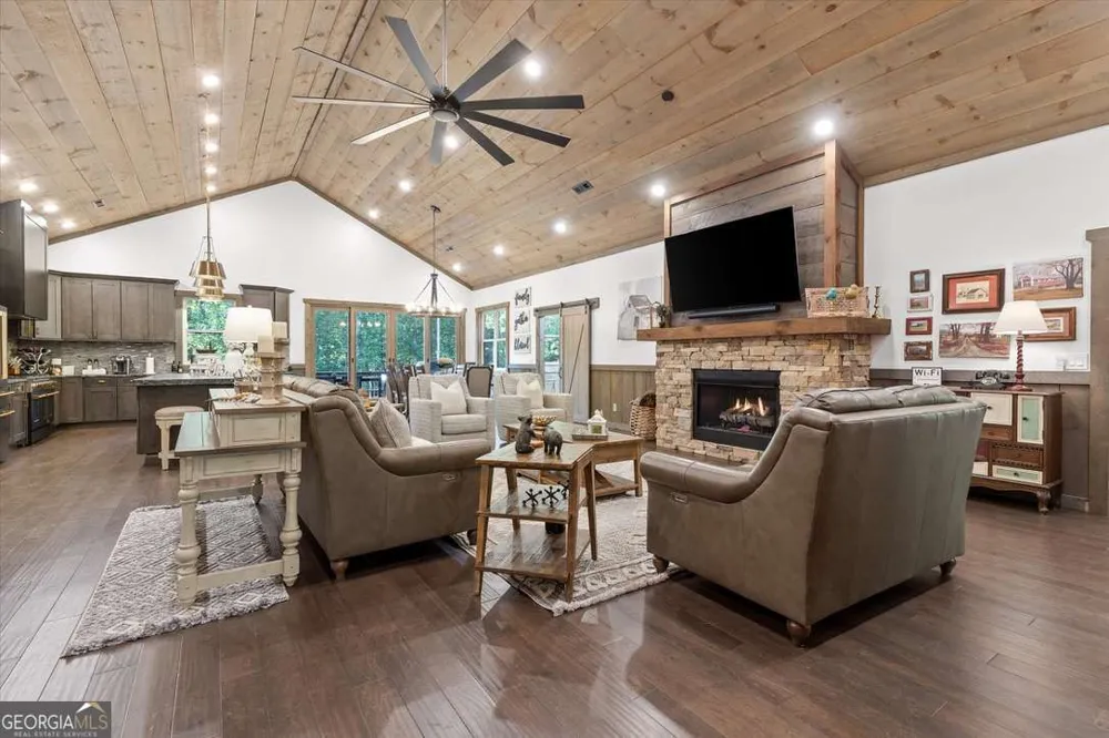 371 Windfield CIR Blue Ridge, GA 30513