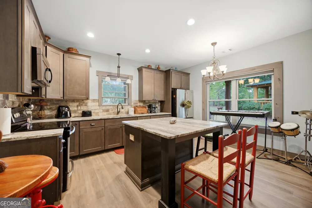 123 Anchor PT Cochran, GA 31014