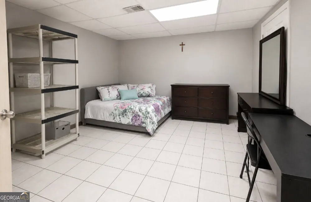 5186 Glendora DR Powder Springs, GA 30127