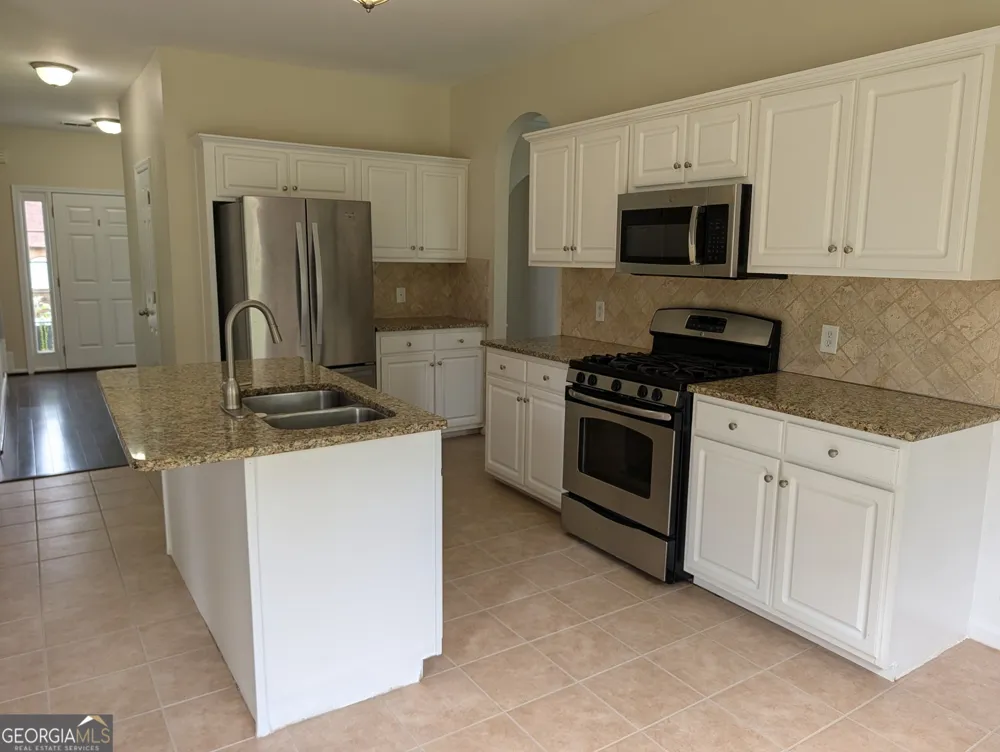 3931 McGuire WAY NW Kennesaw, GA 30144