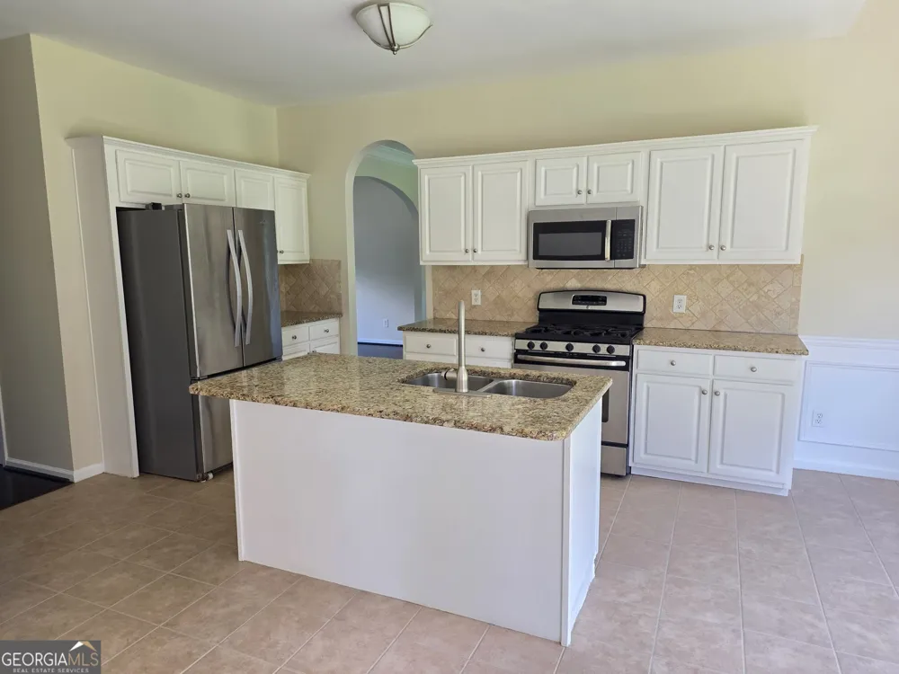 3931 McGuire WAY NW Kennesaw, GA 30144