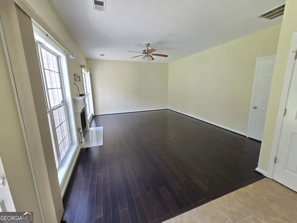 3931 McGuire WAY NW Kennesaw, GA 30144