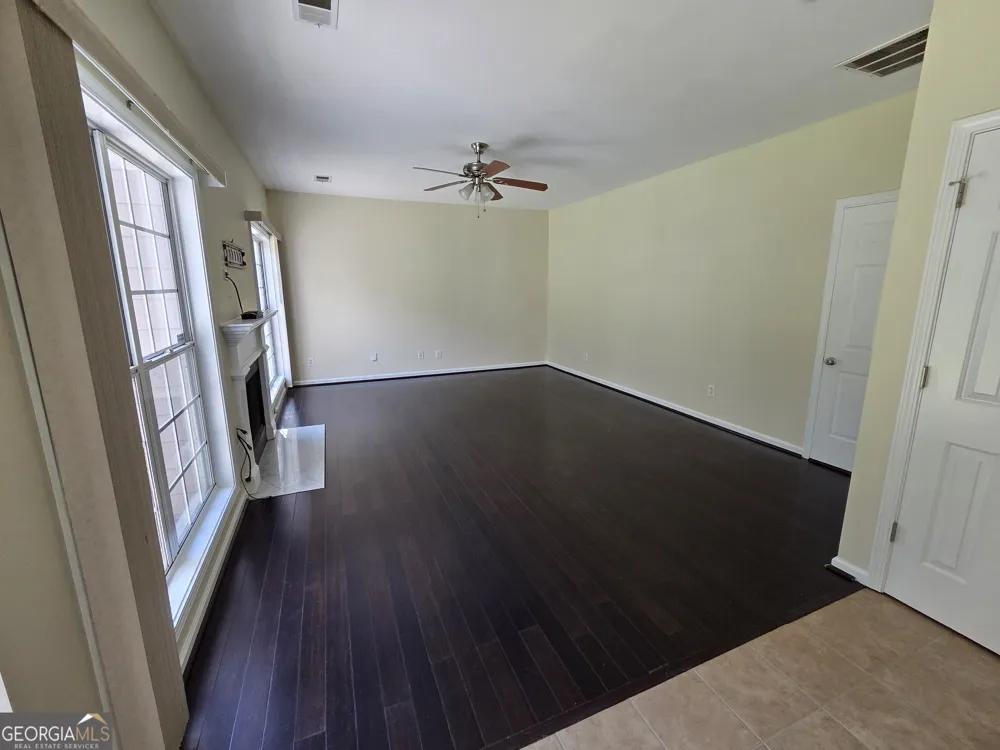 3931 McGuire WAY NW Kennesaw, GA 30144