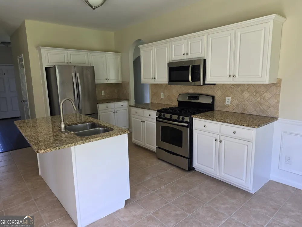 3931 McGuire WAY NW Kennesaw, GA 30144