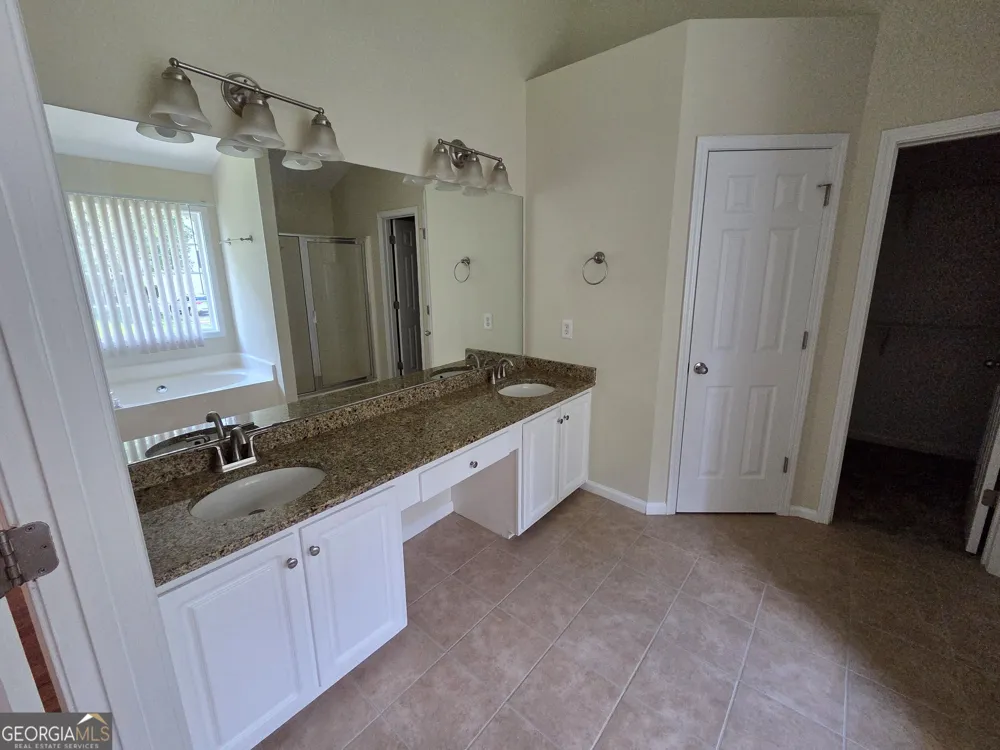 3931 McGuire WAY NW Kennesaw, GA 30144