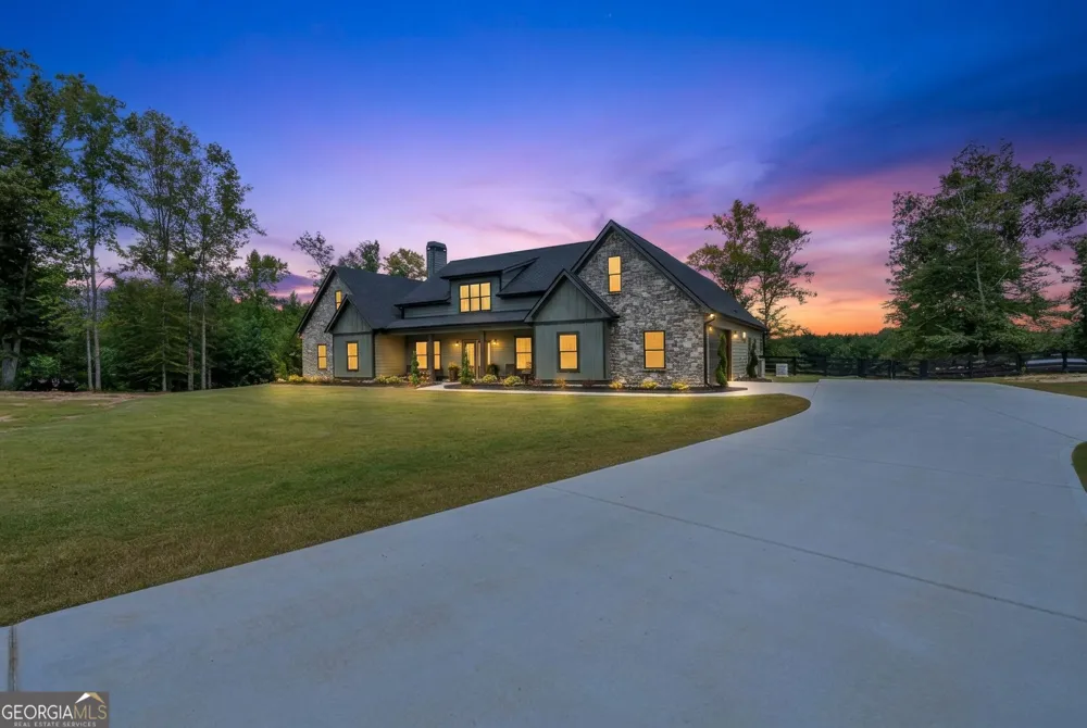 392 Georgian Pines DR Senoia, GA 30276