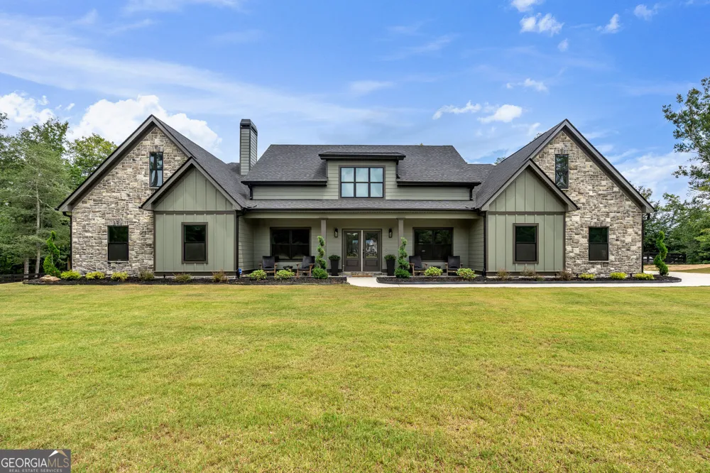 392 Georgian Pines DR Senoia, GA 30276