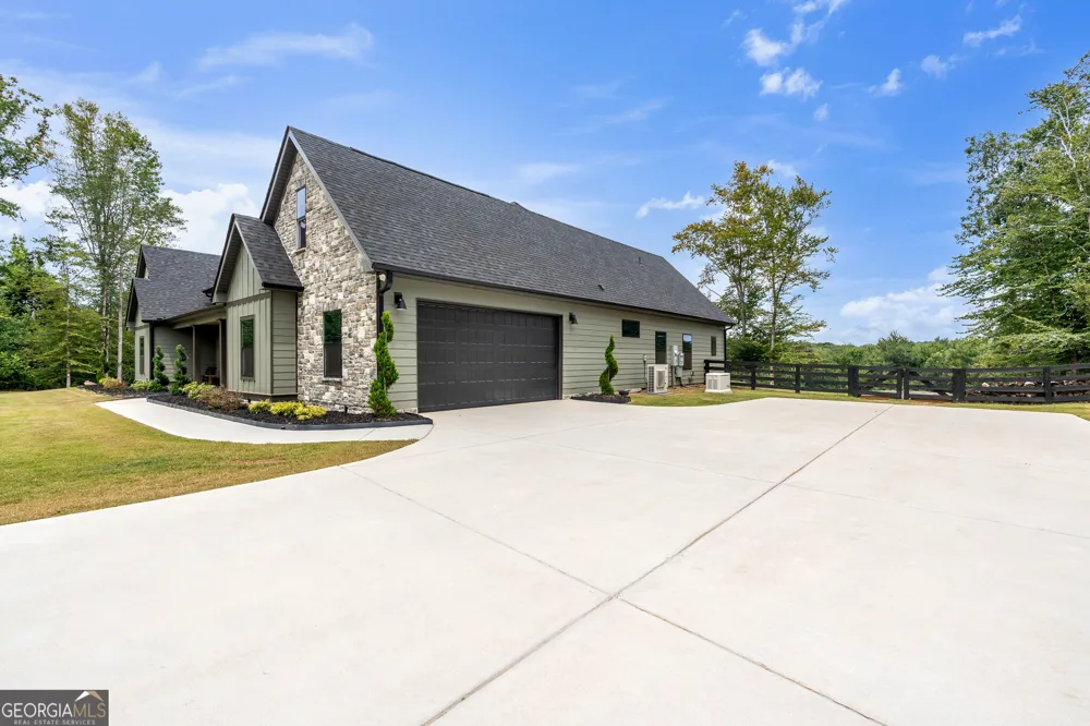 392 Georgian Pines DR Senoia, GA 30276