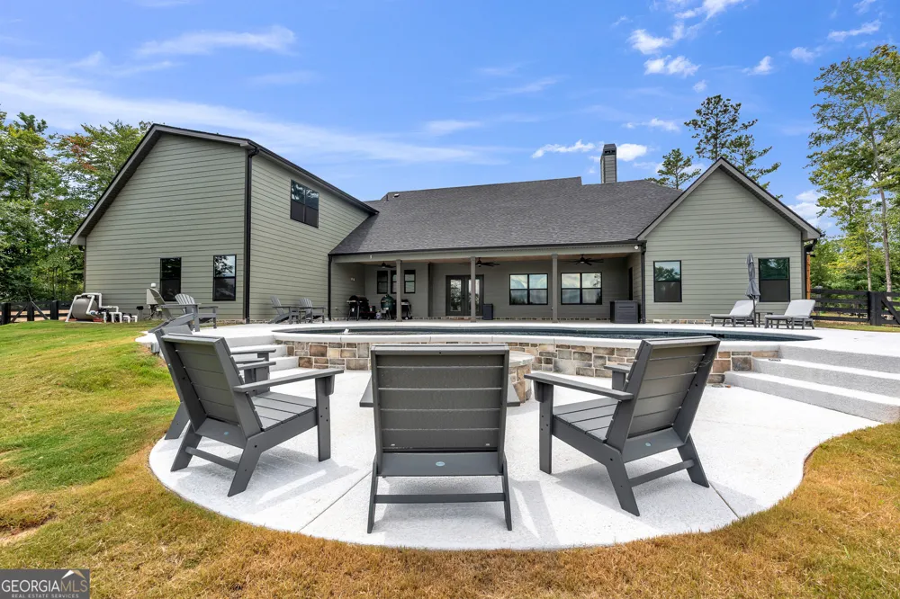 392 Georgian Pines DR Senoia, GA 30276