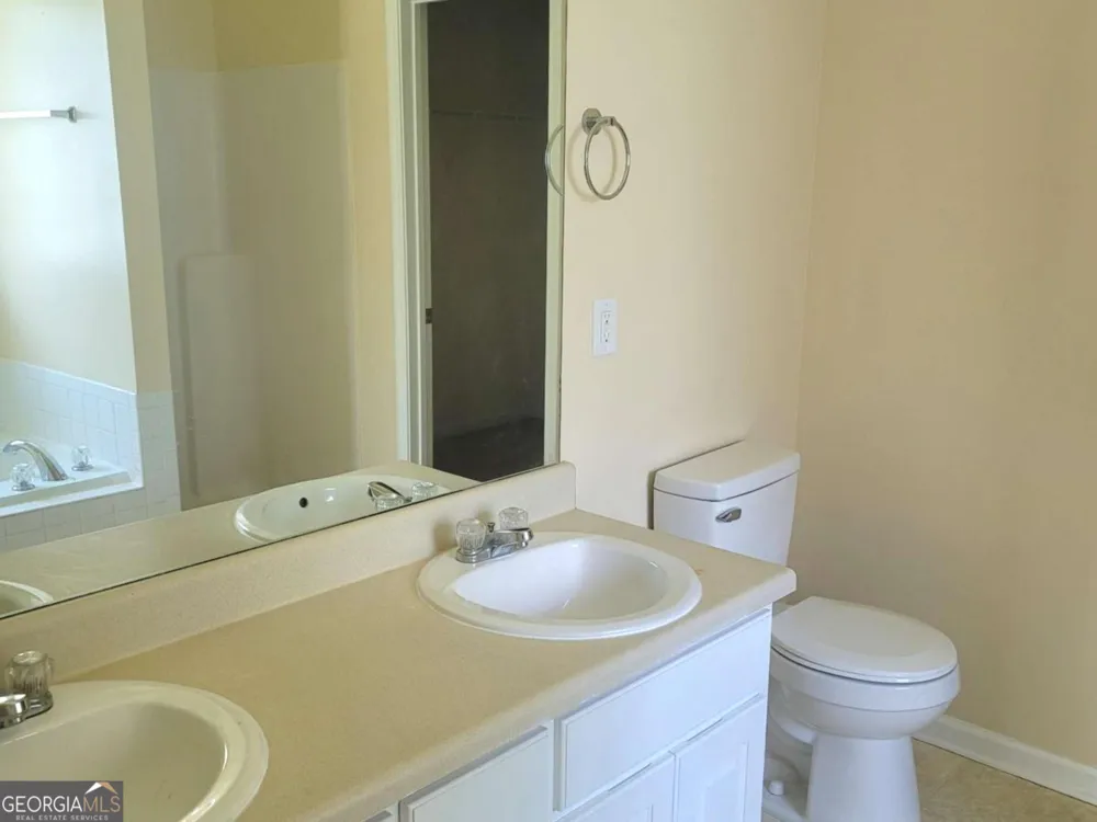 5774 Colonnade DR Rex, GA 30273