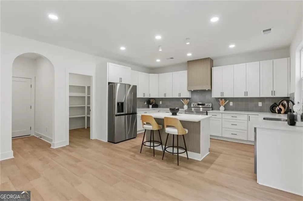 2195 Amberly Glen WAY Dacula, GA 30019