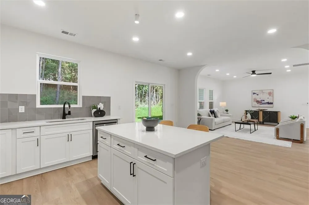 2195 Amberly Glen WAY Dacula, GA 30019