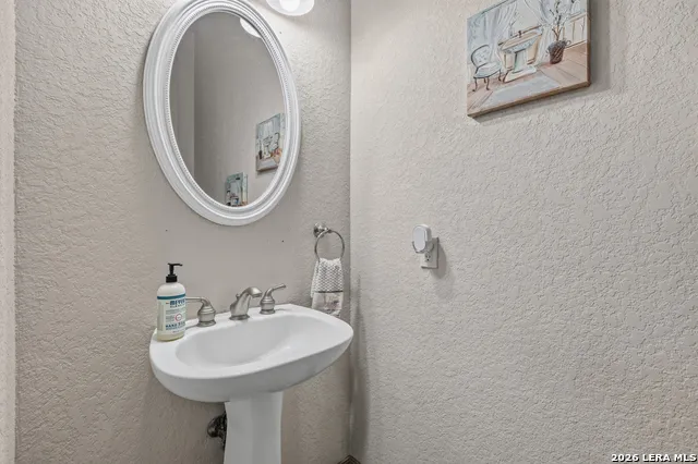 21815 ROAN BLF San Antonio, TX 78259