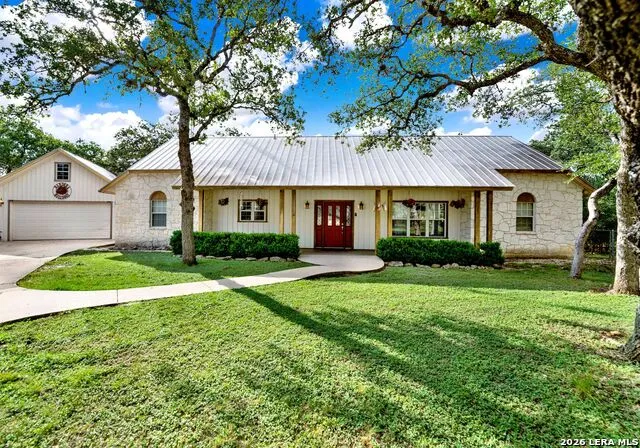 181 SETTLERS CIR Bandera, TX 78003