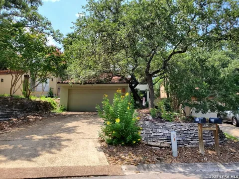 3805 Lomita