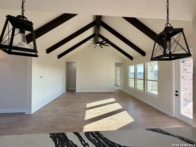 712 County Road 320 Floresville, TX 78114