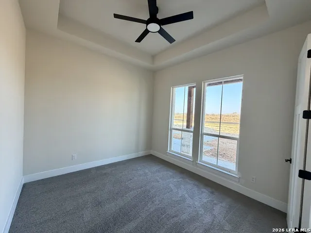 712 County Road 320 Floresville, TX 78114