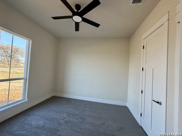 712 County Road 320 Floresville, TX 78114