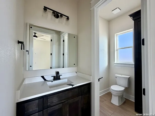712 County Road 320 Floresville, TX 78114