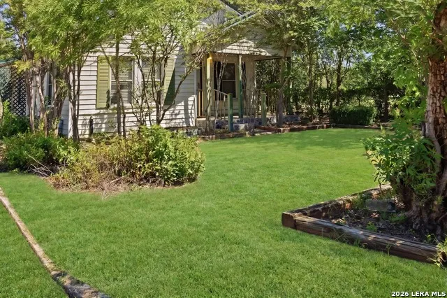 1117 Standish Floresville, TX 78114