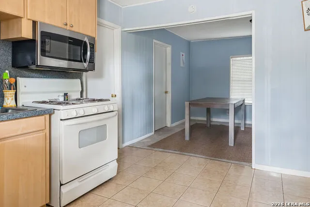 1117 Standish Floresville, TX 78114