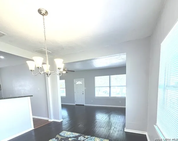 1214 W Winnipeg San Antonio, TX 78225