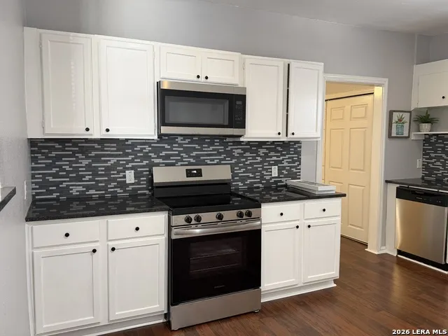 1214 W Winnipeg San Antonio, TX 78225