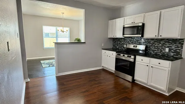 1214 W Winnipeg San Antonio, TX 78225