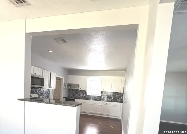 1214 W Winnipeg San Antonio, TX 78225