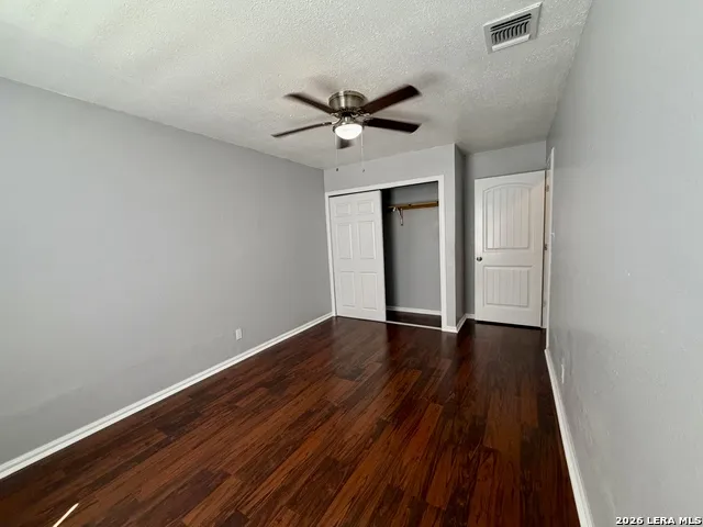 1214 W Winnipeg San Antonio, TX 78225