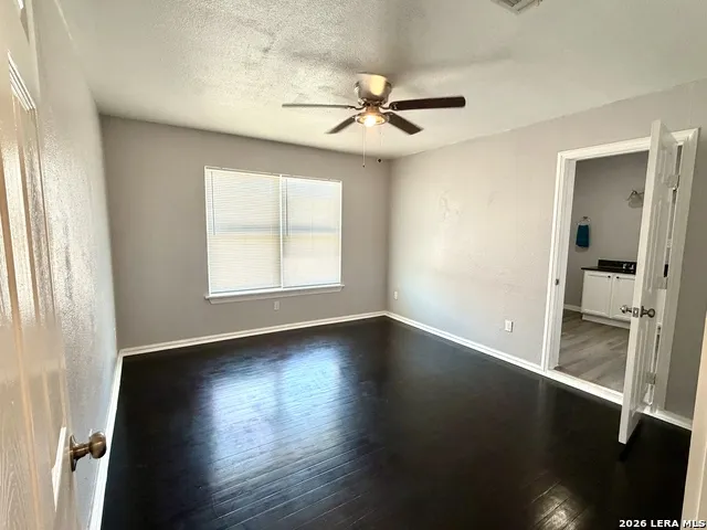 1214 W Winnipeg San Antonio, TX 78225