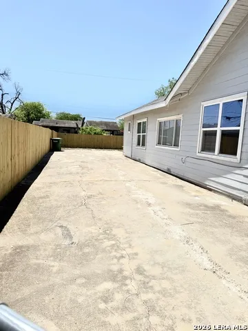 1214 W Winnipeg San Antonio, TX 78225