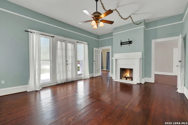 214 S PECAN AVE Luling, TX 78648